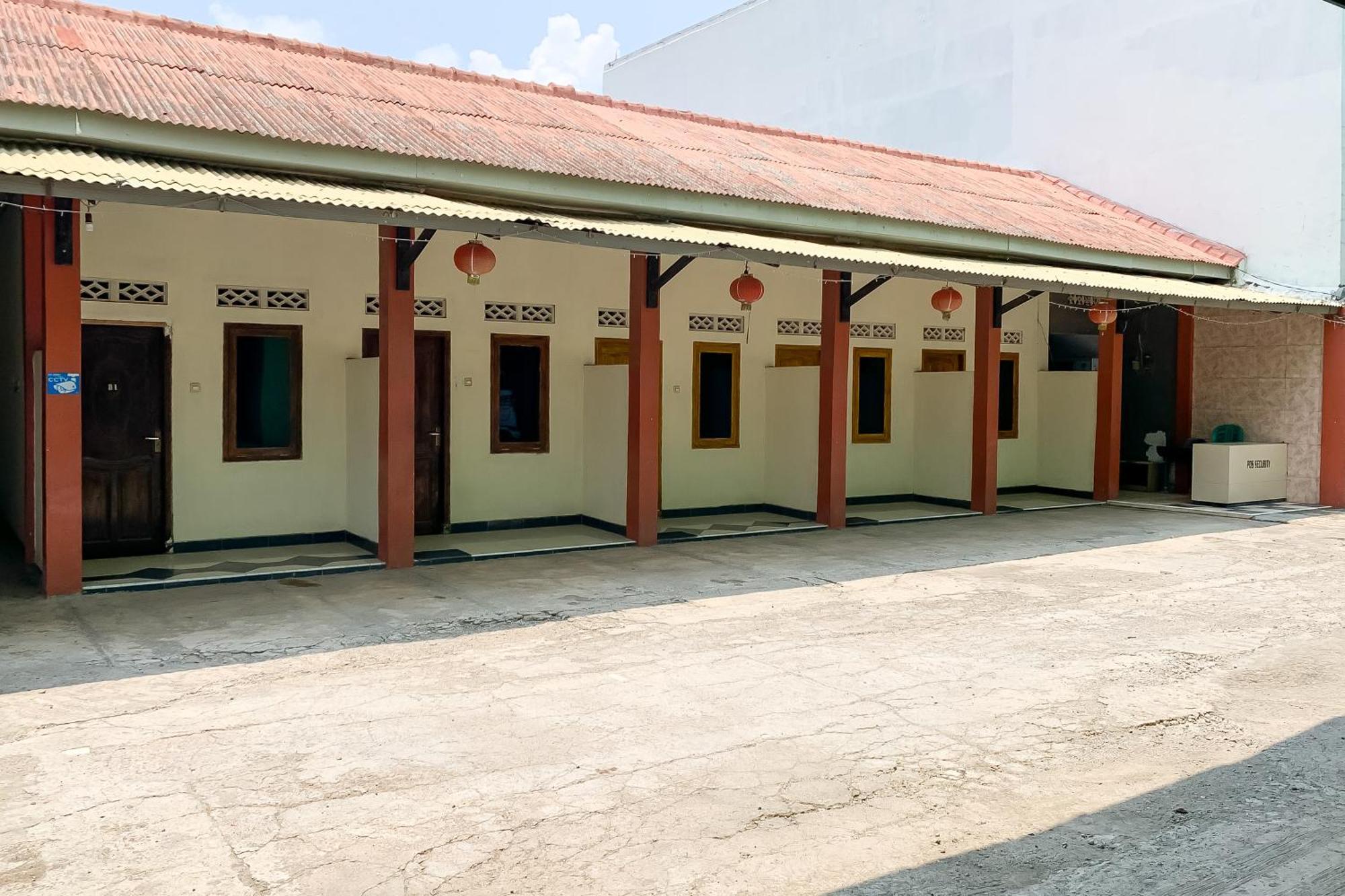 Penginapan Losmen Ayu Pamanukan Redpartner Pamanukan Hilir 外观 照片